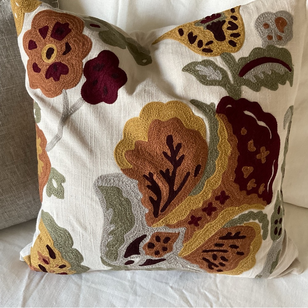 20” Embroidered Floral Pillow Cover, Like New, Fall Colors on Off White Ground